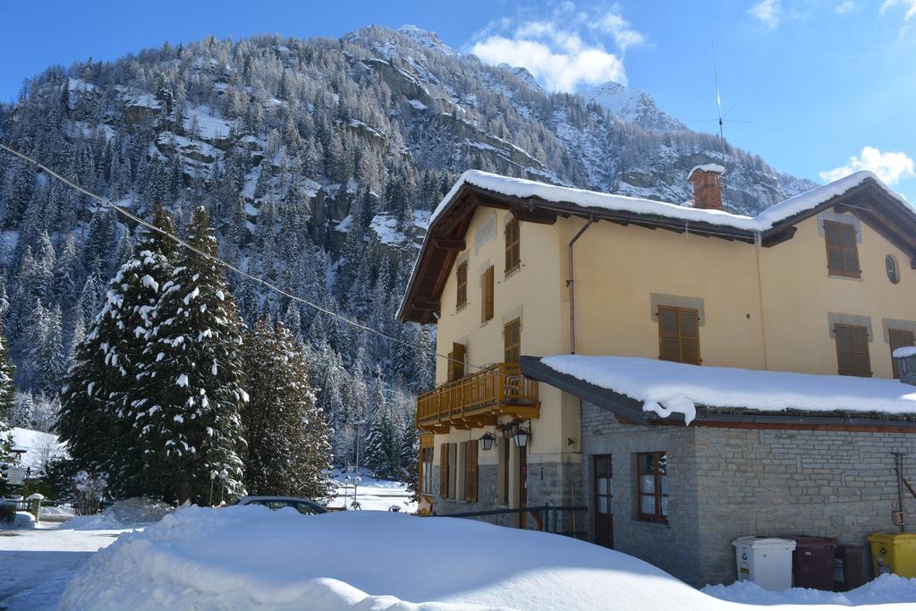 Hotel Villa Tedaldi Gressoney-Saint-Jean Eksteriør bilde