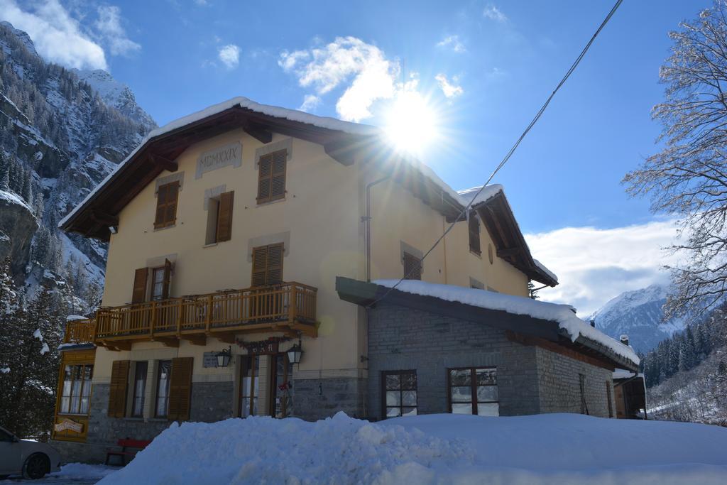 Hotel Villa Tedaldi Gressoney-Saint-Jean Eksteriør bilde